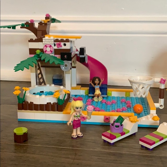 LEGO Friends Heartlake City Pool - Picture 4 of 7